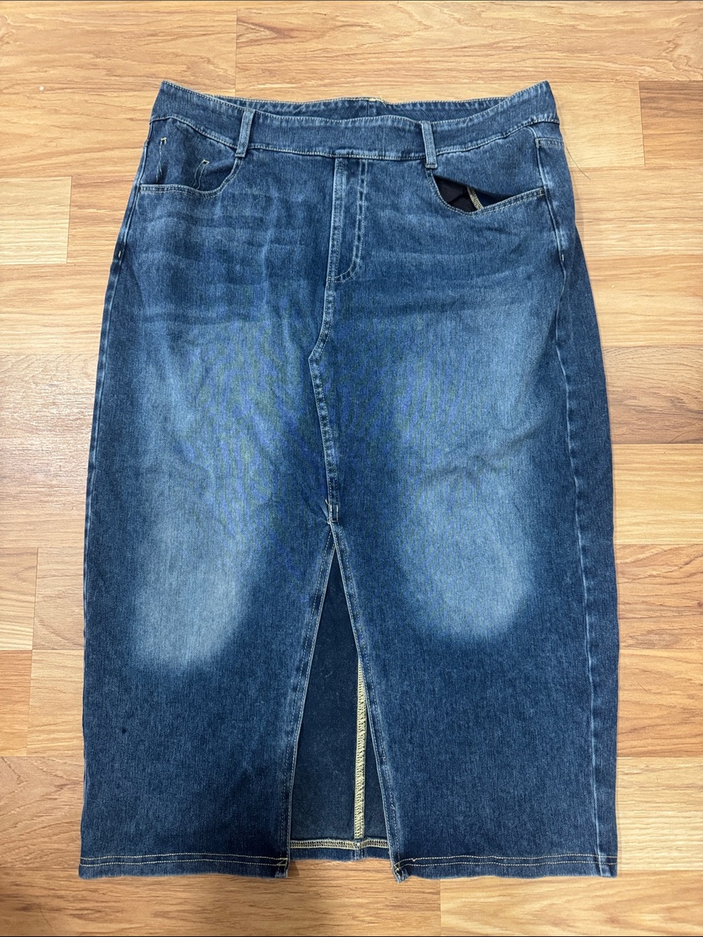 HALARA Women's Dark Blue Lightweight Stretch Denim Skirt with Front Slit